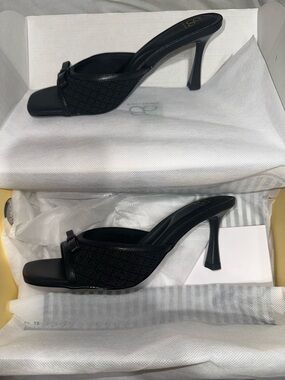 Cosy Island Black Open-Toe Heeled Mules with Textured Upper